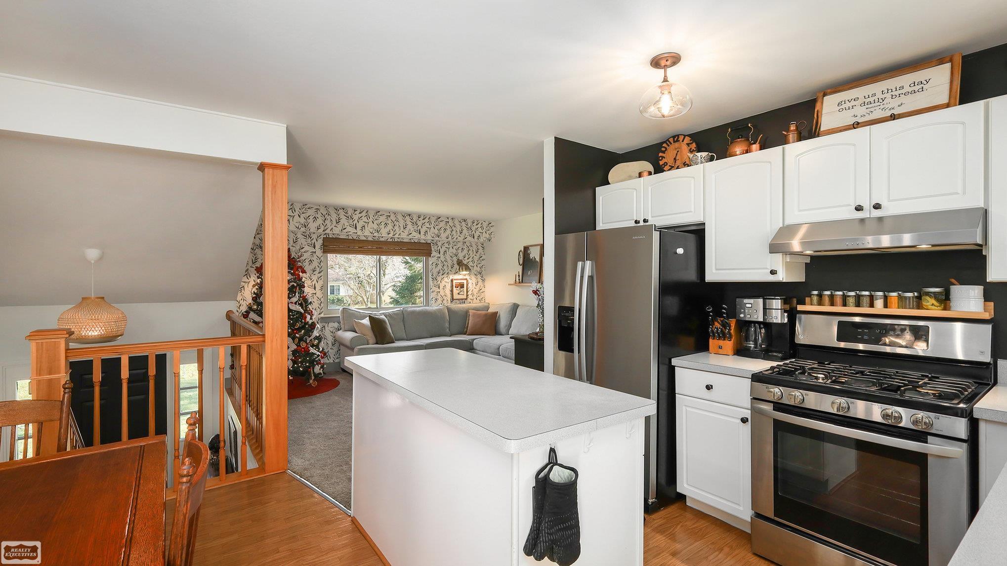 3494 Samuel Avenue Rochester, MI 48309 - Photo 6 of 33 50129482-86d6bec8-fd10-4e00-857c-a94c4b72c31a.JPG