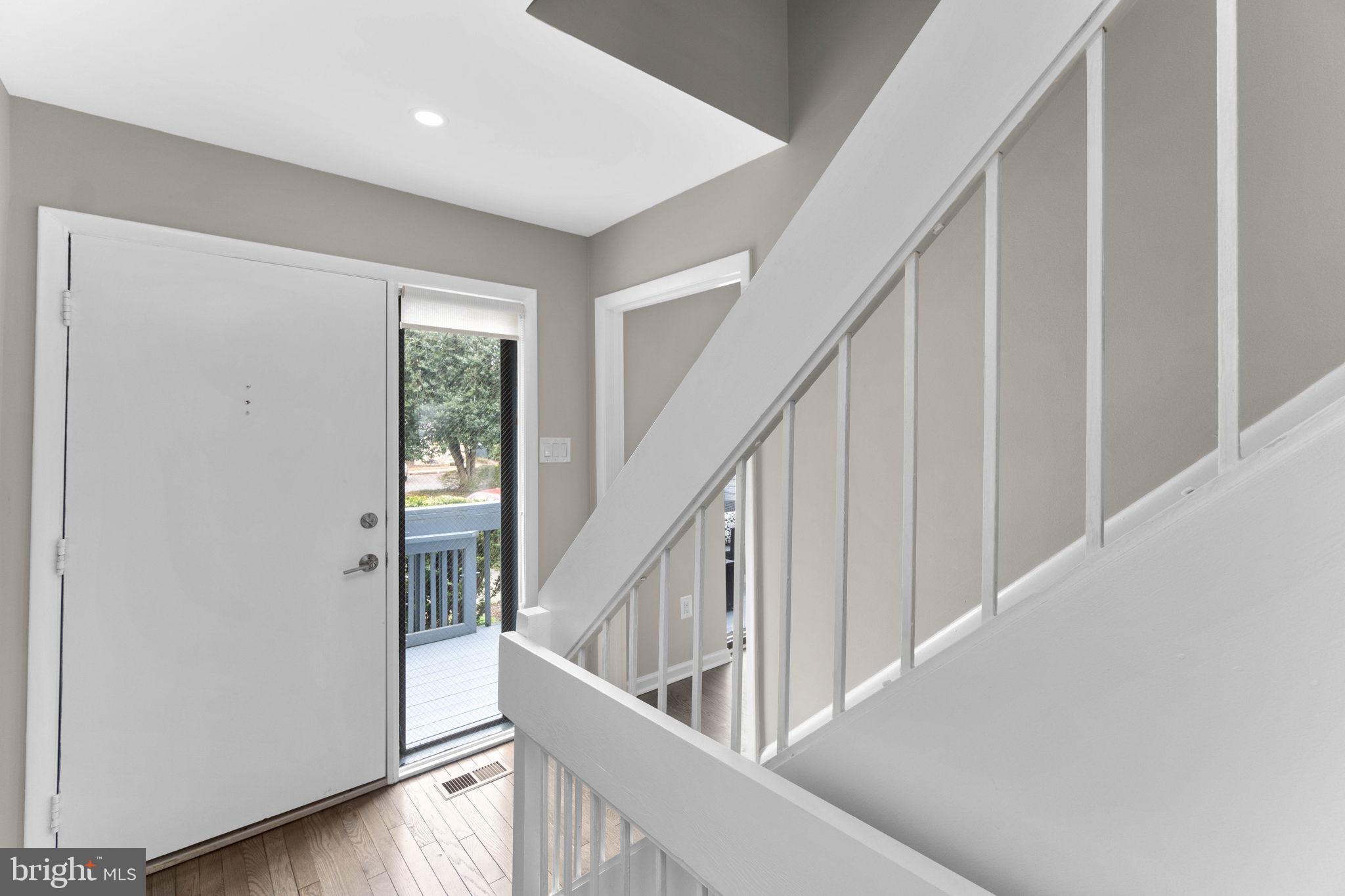 2047 Golf Course Drive Reston, VA 20191 - Photo 5 of 50