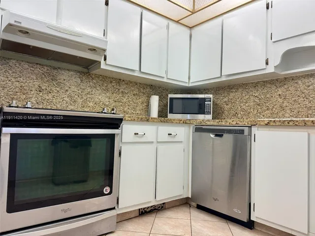 $2,600 | 201 180th Drive, Unit 114, Sunny Isles Beach, FL 33160