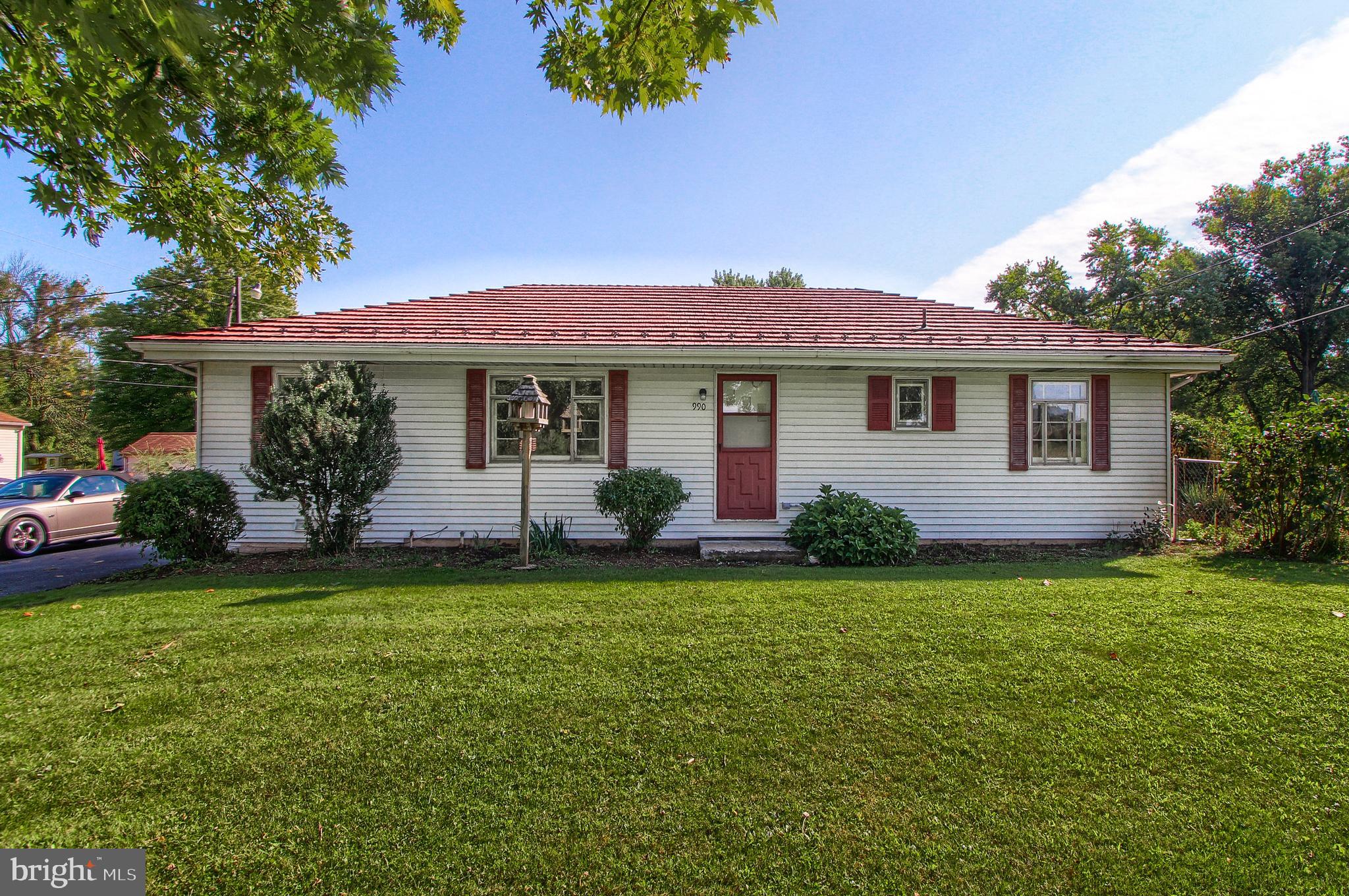 990 Hershey Road Elizabethtown, PA 17022 - Photo 1 of 25 Gallery Image 1