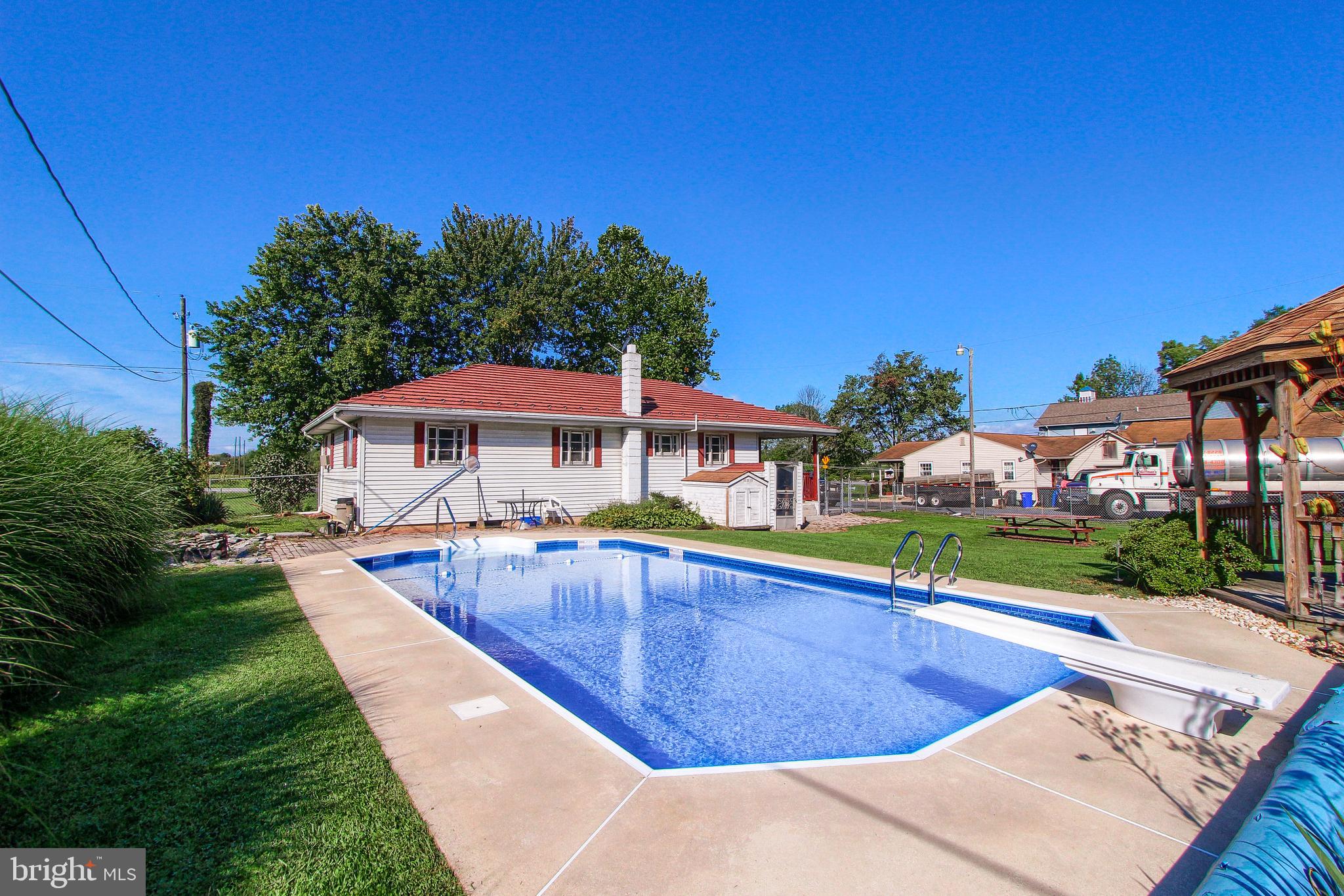 990 Hershey Road Elizabethtown, PA 17022 - Photo 4 of 25 Gallery Image 4