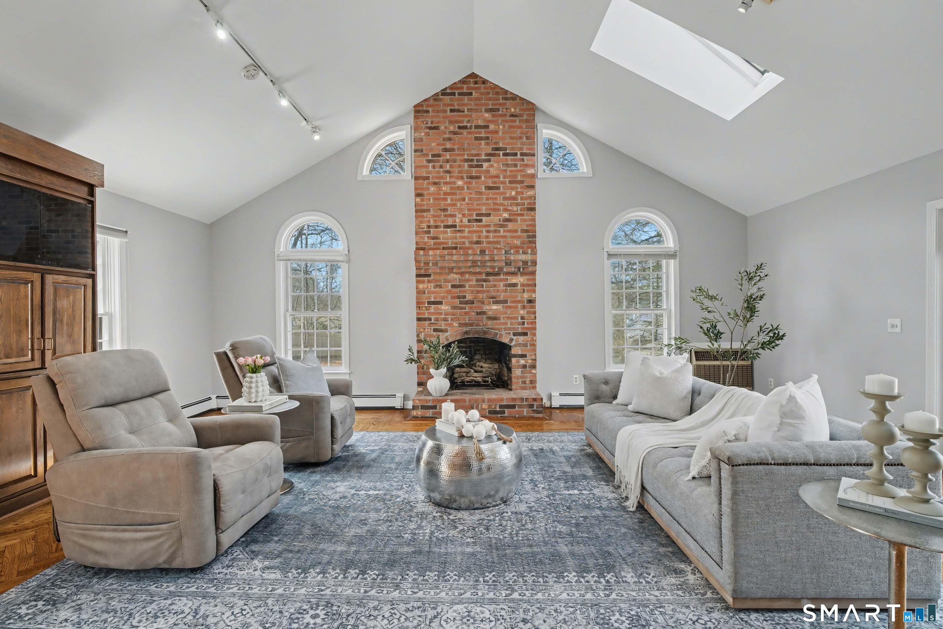 37 Lovers Lane Madison, CT 06443 - Photo 14 of 36 Wonderful Great room