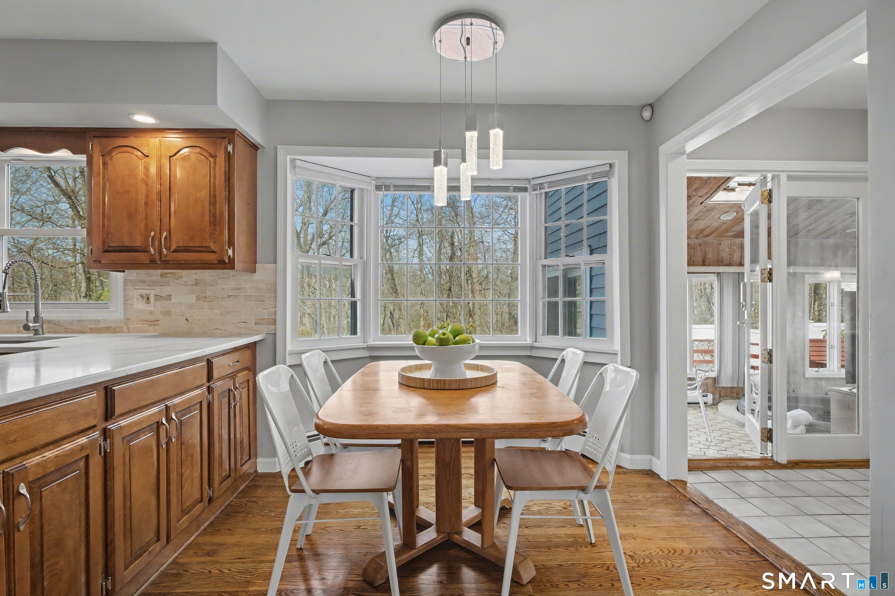 37 Lovers Lane Madison, CT 06443 - Photo 9 of 36 Eat-in Kitchen