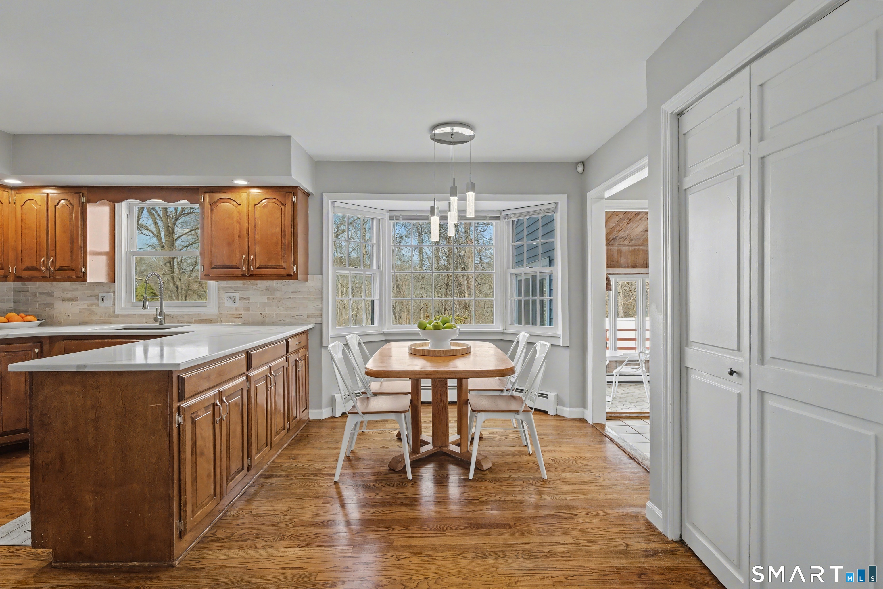 37 Lovers Lane Madison, CT 06443 - Photo 10 of 36