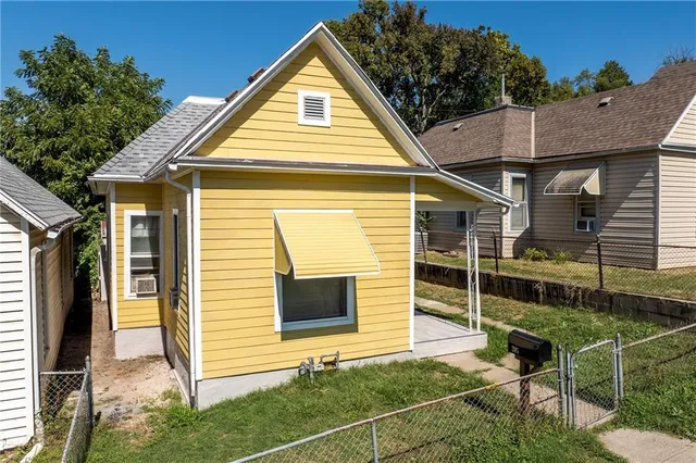 $99,000 | 205 East Kansas Avenue, St. Joseph, MO 64504