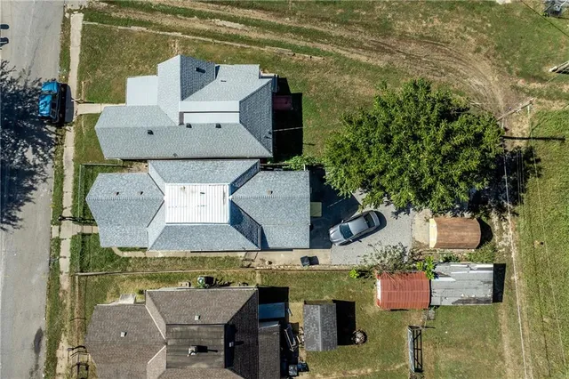 $99,000 | 205 East Kansas Avenue, St. Joseph, MO 64504