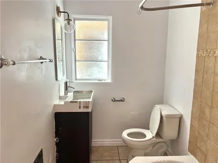 $1,550 | 5253 1/2 Denny Avenue, North Hollywood, CA 91601