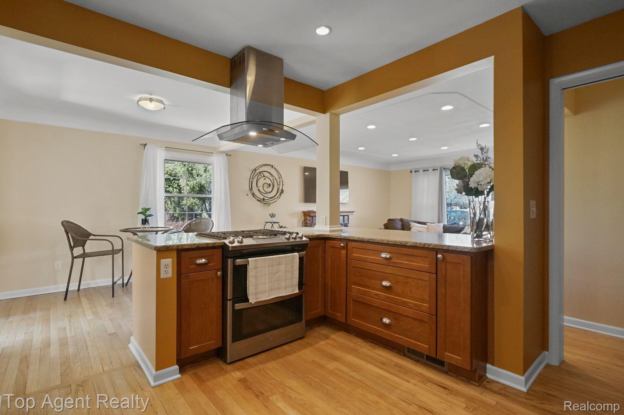 16261 Beverly Road Franklin, MI 48025 - Photo 12 of 33