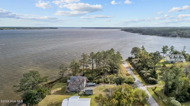 $225,000 | 211 South River Drive, Beaufort, NC 28516