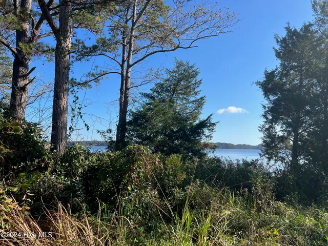 $225,000 | 211 South River Drive, Beaufort, NC 28516