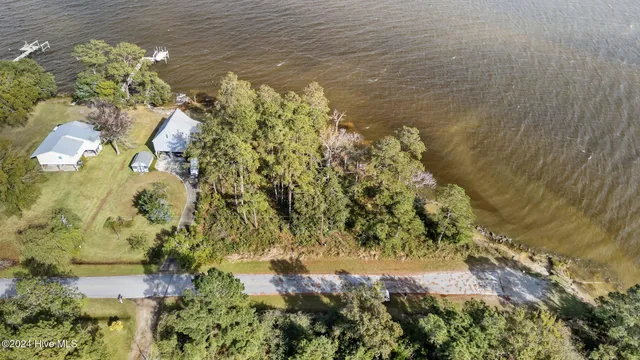 $225,000 | 211 South River Drive, Beaufort, NC 28516