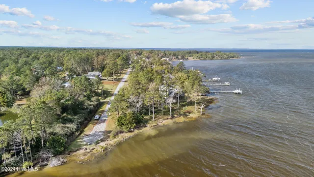 $225,000 | 211 South River Drive, Beaufort, NC 28516