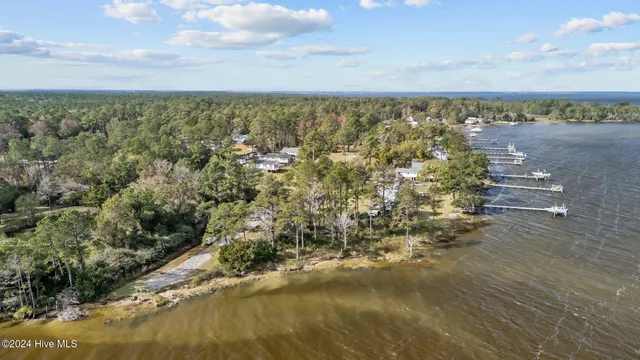 $225,000 | 211 South River Drive, Beaufort, NC 28516