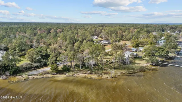 $225,000 | 211 South River Drive, Beaufort, NC 28516