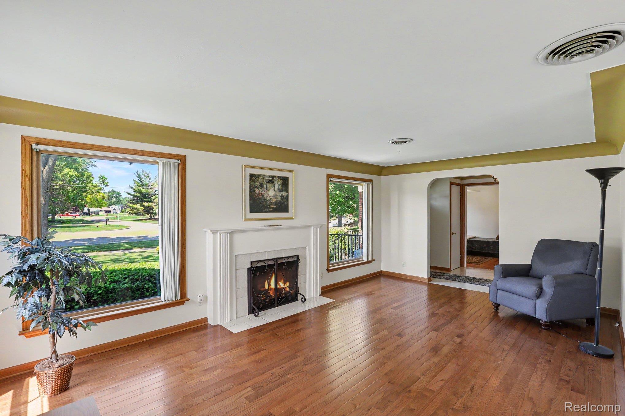 46430 Schoenherr Road Utica, MI 48315 - Photo 13 of 34 010_file_2303.jpg