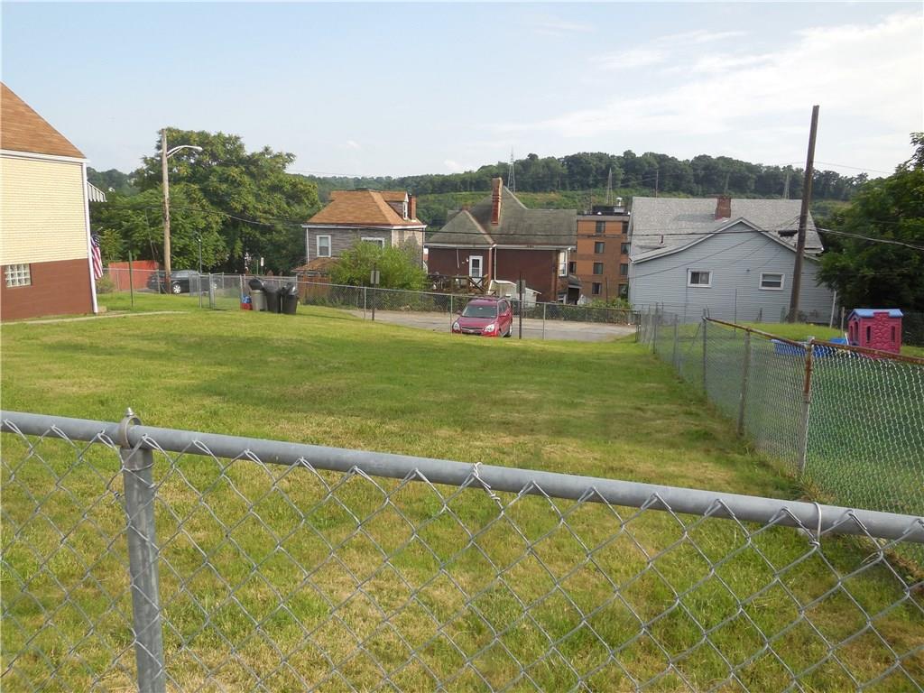 737 Mary Street McKees Rocks, PA 15136 - Photo 2 of 16