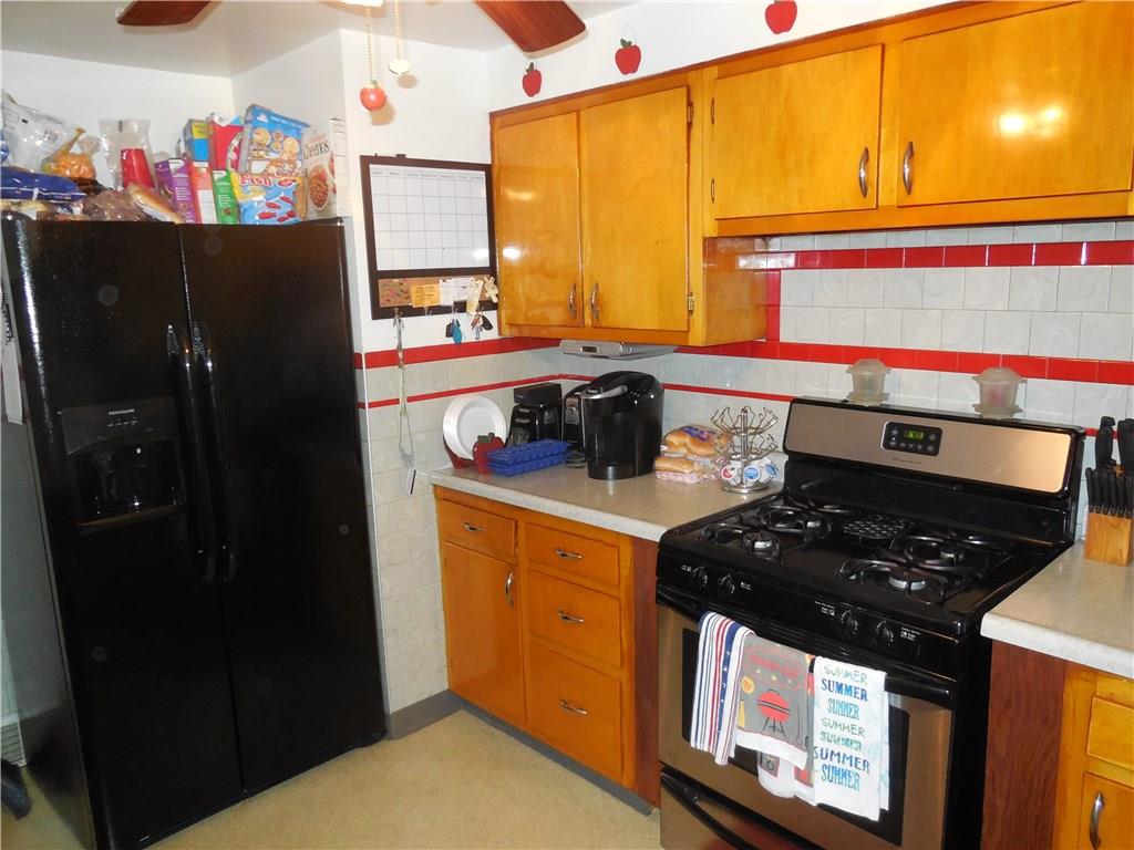 737 Mary Street McKees Rocks, PA 15136 - Photo 11 of 16