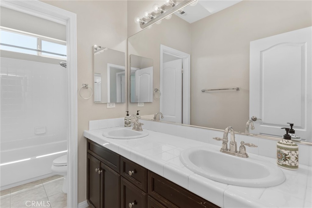 33369 Gold Mountain Road Yucaipa, CA 92399 - Photo 33 of 65 Upstairs bathroom #1