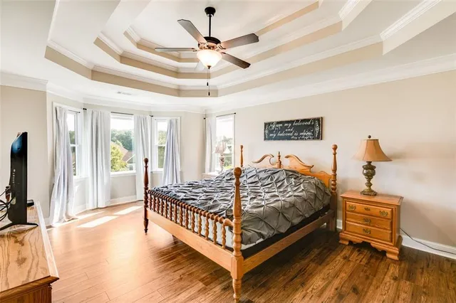 a en suite bathroom with a sink and mirror