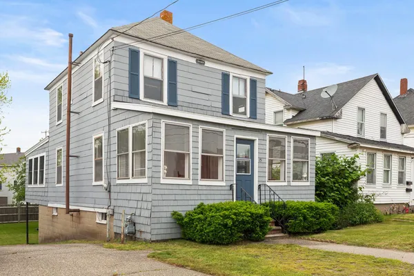 $750,000 | 15 Ocean Boulevard, Hampton, NH 03842