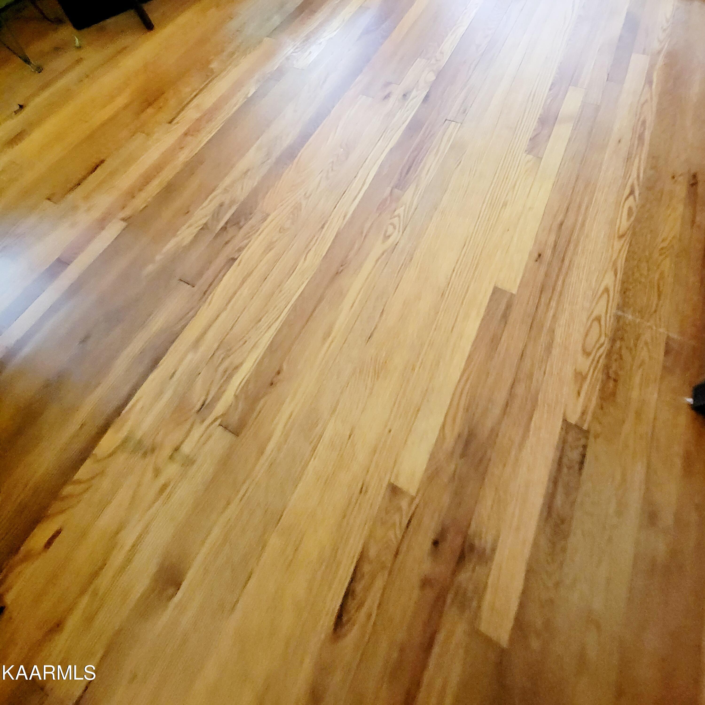 94 East Pasadena Road Oak Ridge, TN 37830 - Photo 4 of 17 Hardwood Floors!