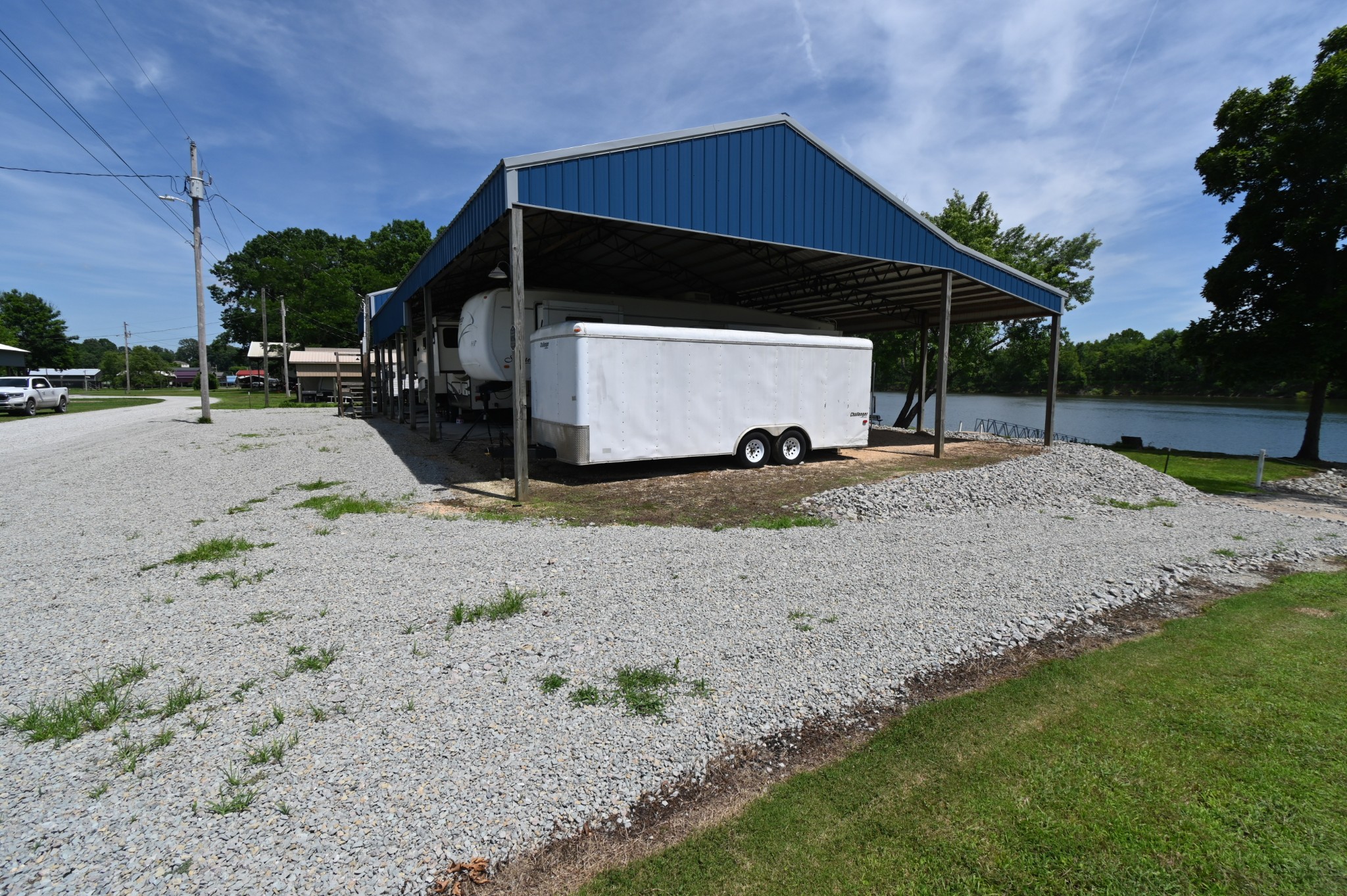 1067 WC PICKETT Road Clifton, TN 38425 - Photo 9 of 40