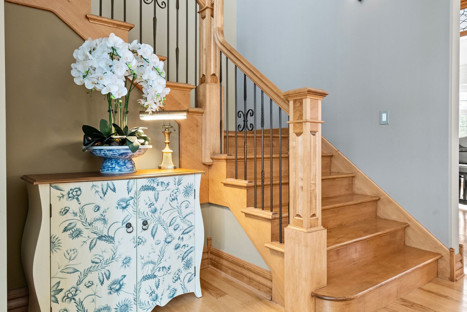 109 Singletree Road Orland Park, IL 60467 - Photo 18 of 66 a view of entryway and hall