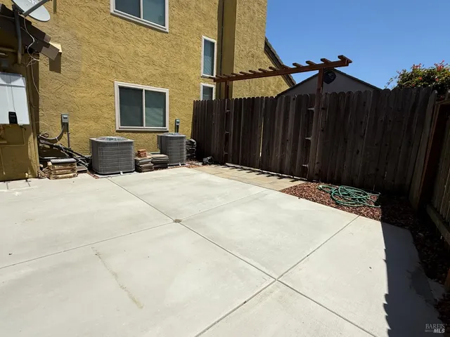 $2,800 | 666 Belvedere Drive, Benicia, CA 94510