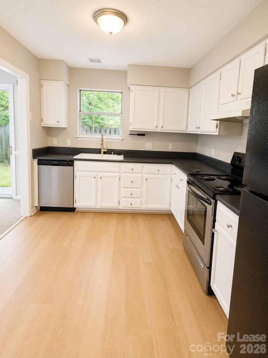 6020 Heath Valley Road Charlotte, NC 28210 - Photo 7 of 19