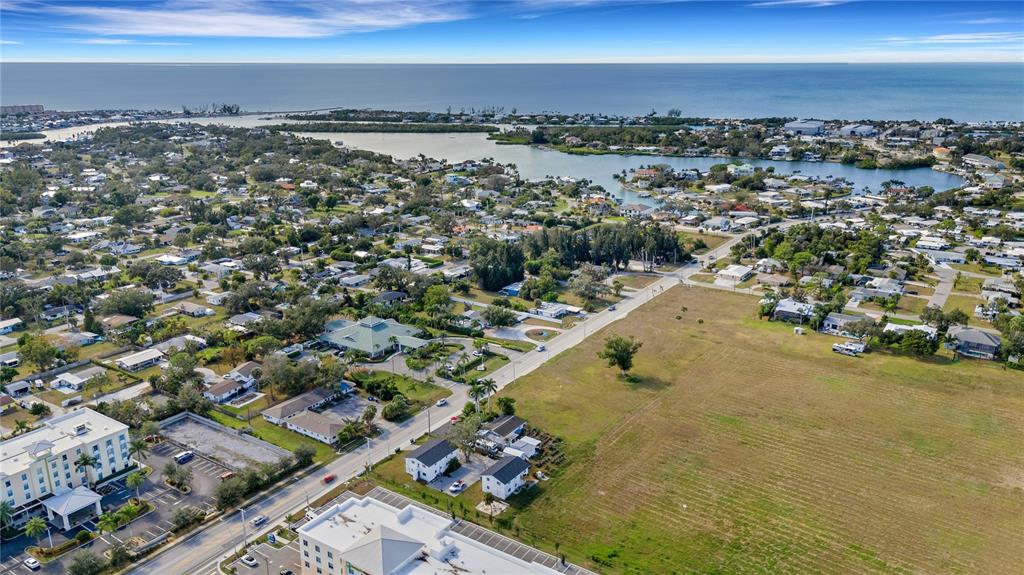 210 Albee Road West Nokomis, FL 34275 - Photo 43 of 48 Gallery Image 43