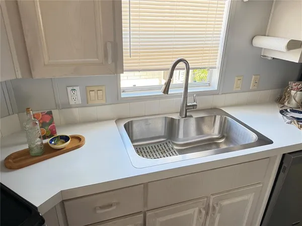 a close view of sink and tap