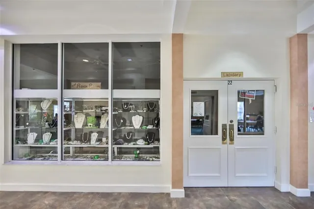 $1,600 | 201 Bedford Trail, Unit F128, Sun City Center, FL 33573