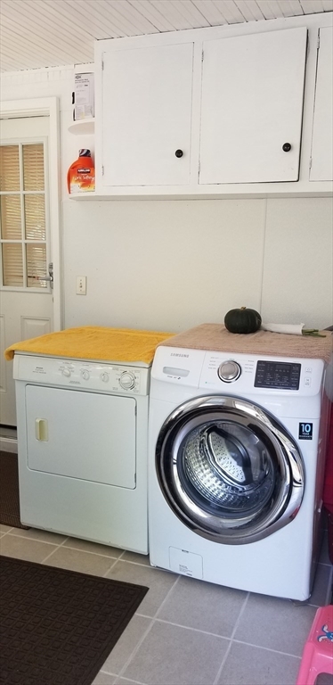 403 South Main Street, Unit 1 Sharon, MA 02067 - Photo 14 of 16 a utility room with dryer and washer