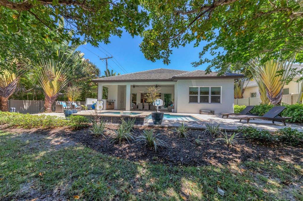 1614 Bay Road Sarasota, FL 34231 - Photo 46 of 51 Gallery Image 46
