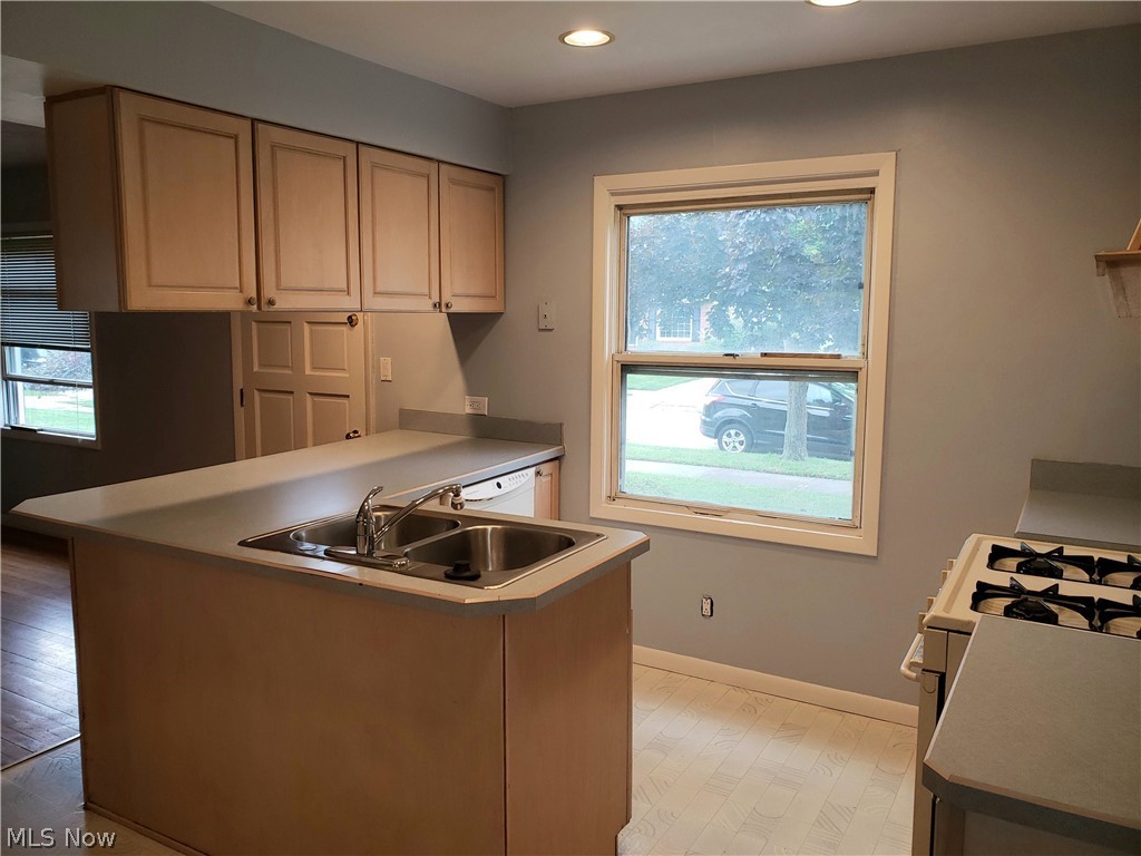 5375 Summit Road Cleveland, OH 44124 - Photo 11 of 20
