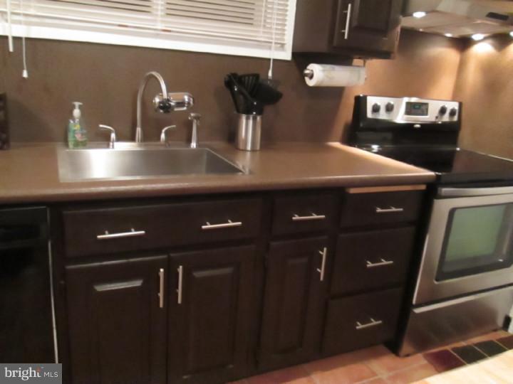 2 Steeplebush Road Levittown, PA 19056 - Photo 10 of 25 Gallery Image 10
