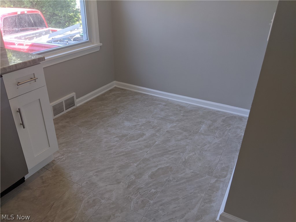 3859 Covington Road South Euclid, OH 44121 - Photo 11 of 35
