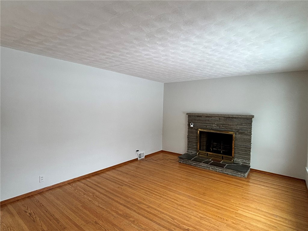 3749 Lyell Road Gates, NY 14606 - Photo 13 of 40