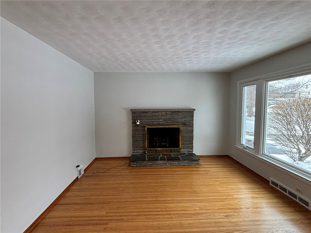 3749 Lyell Road Gates, NY 14606 - Photo 15 of 40