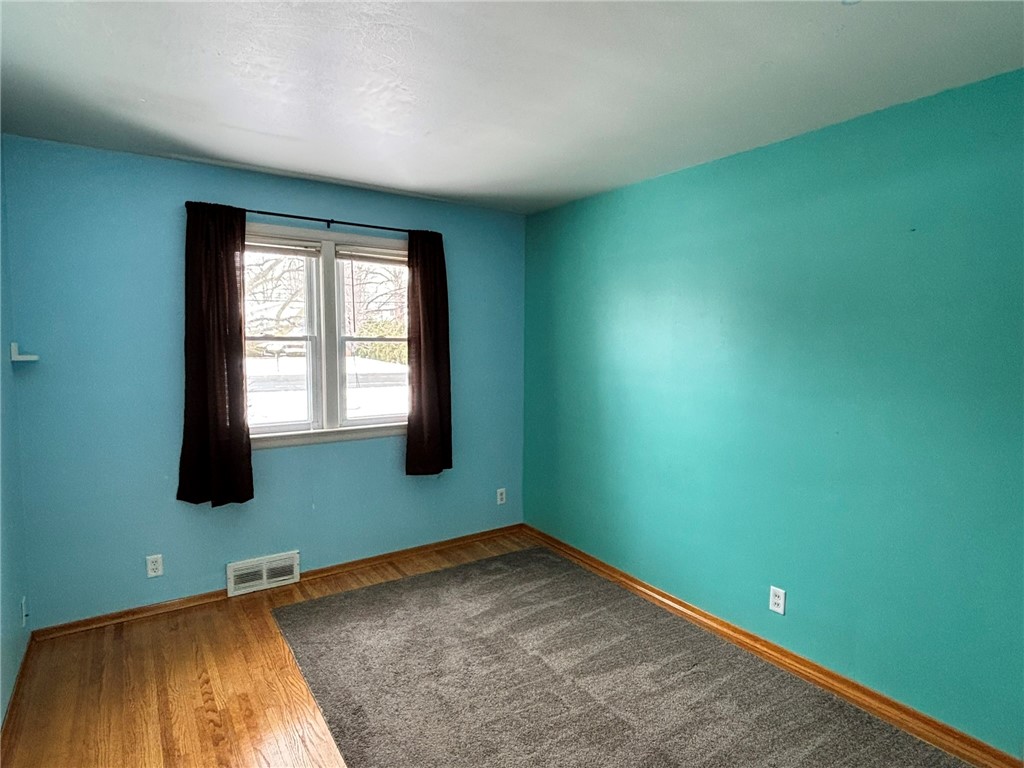 3749 Lyell Road Gates, NY 14606 - Photo 16 of 40