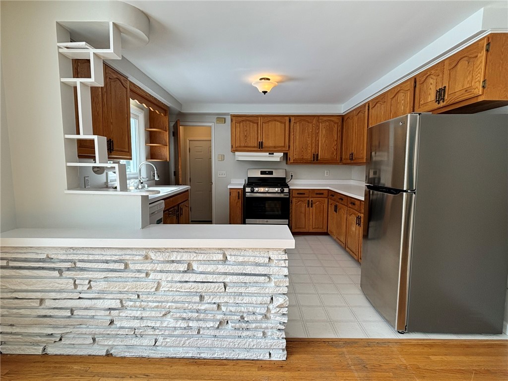 3749 Lyell Road Gates, NY 14606 - Photo 5 of 40