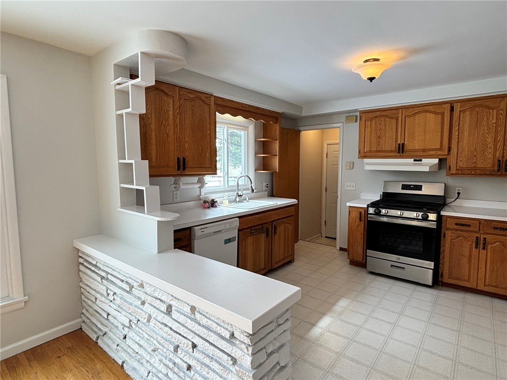 3749 Lyell Road Gates, NY 14606 - Photo 7 of 40