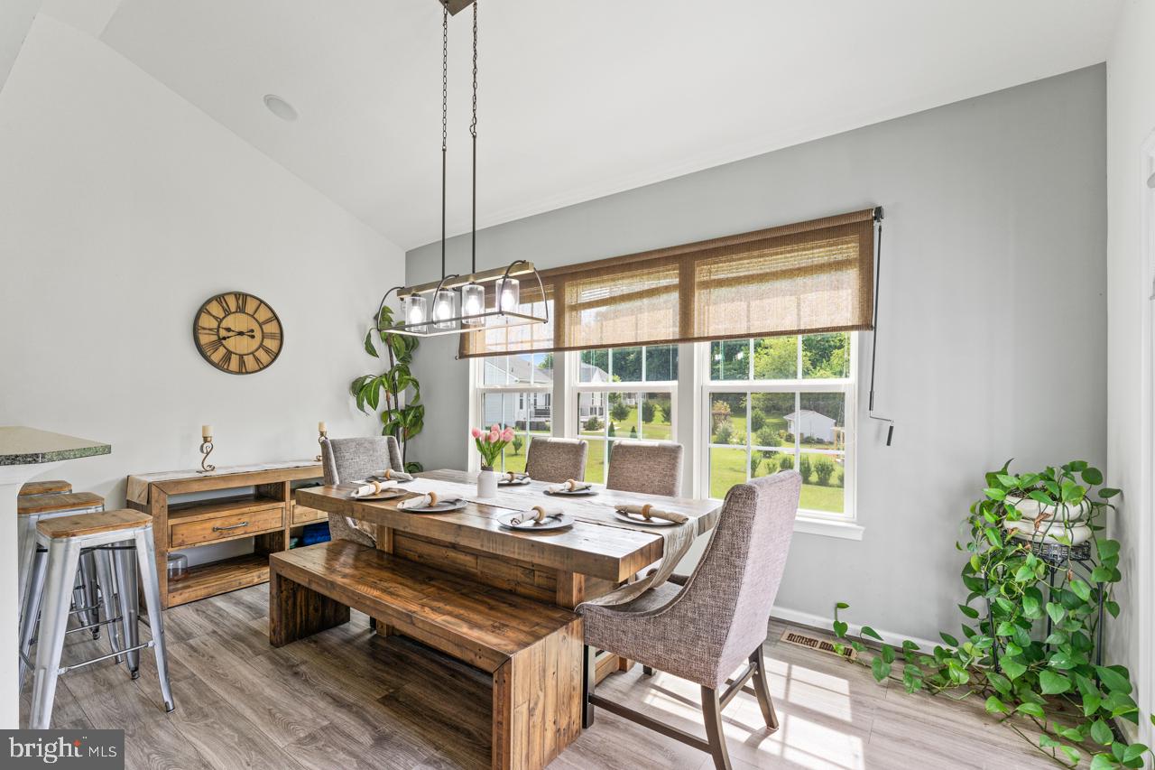 15064 North Ridge Boulevard Culpeper, VA 22701 - Photo 23 of 65 Eat in area.