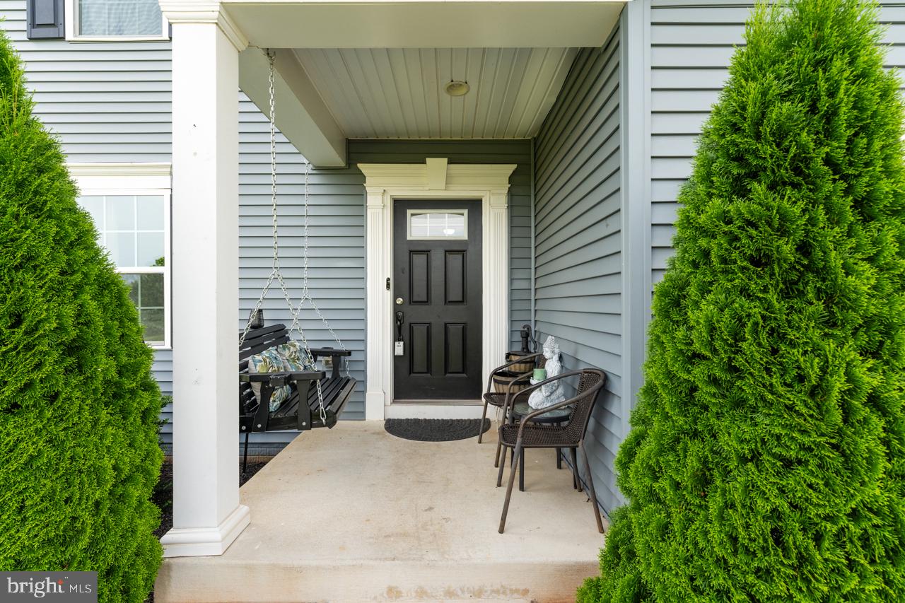 15064 North Ridge Boulevard Culpeper, VA 22701 - Photo 4 of 65 Entry porch