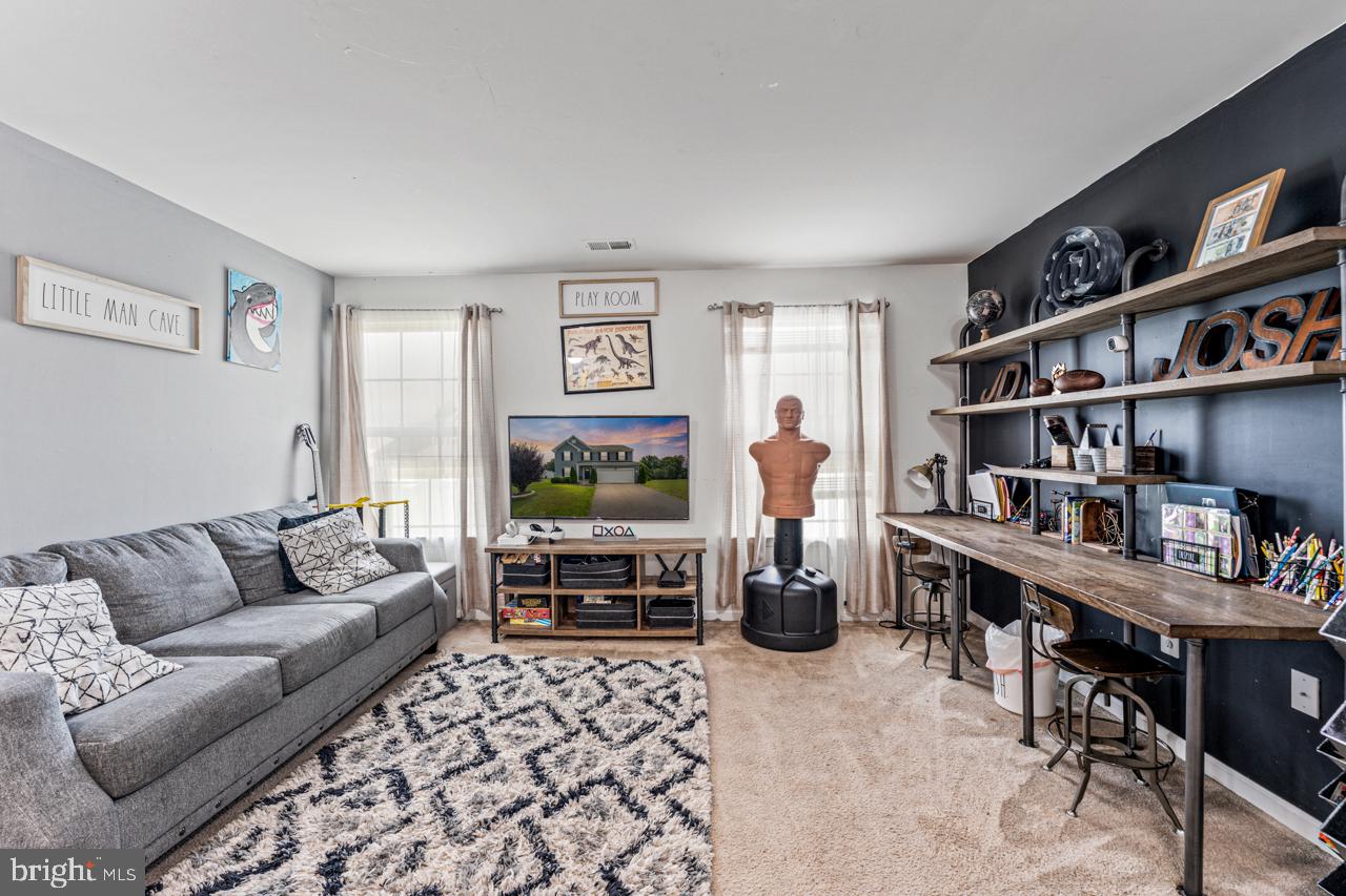 15064 North Ridge Boulevard Culpeper, VA 22701 - Photo 42 of 65 2nd level loft