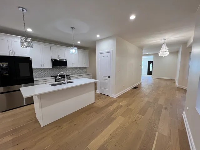 $395,000 | 5320 West Ohio Street, Chicago, IL 60644