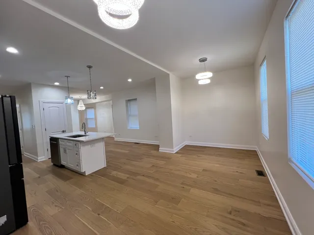 $395,000 | 5320 West Ohio Street, Chicago, IL 60644