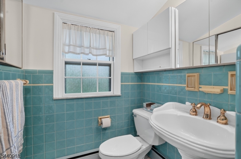 905 Charlotte Road Plainfield, NJ 07060 - Photo 23 of 44