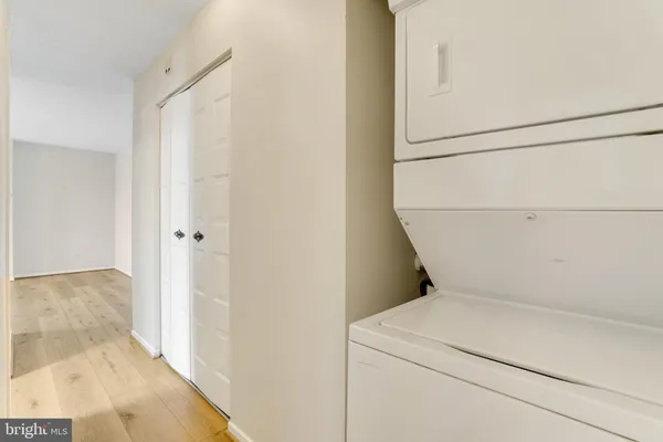 $2,700 | 2300 Pimmit Drive, Unit 308W, Falls Church, VA 22043