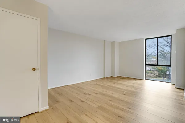 $2,700 | 2300 Pimmit Drive, Unit 308W, Falls Church, VA 22043